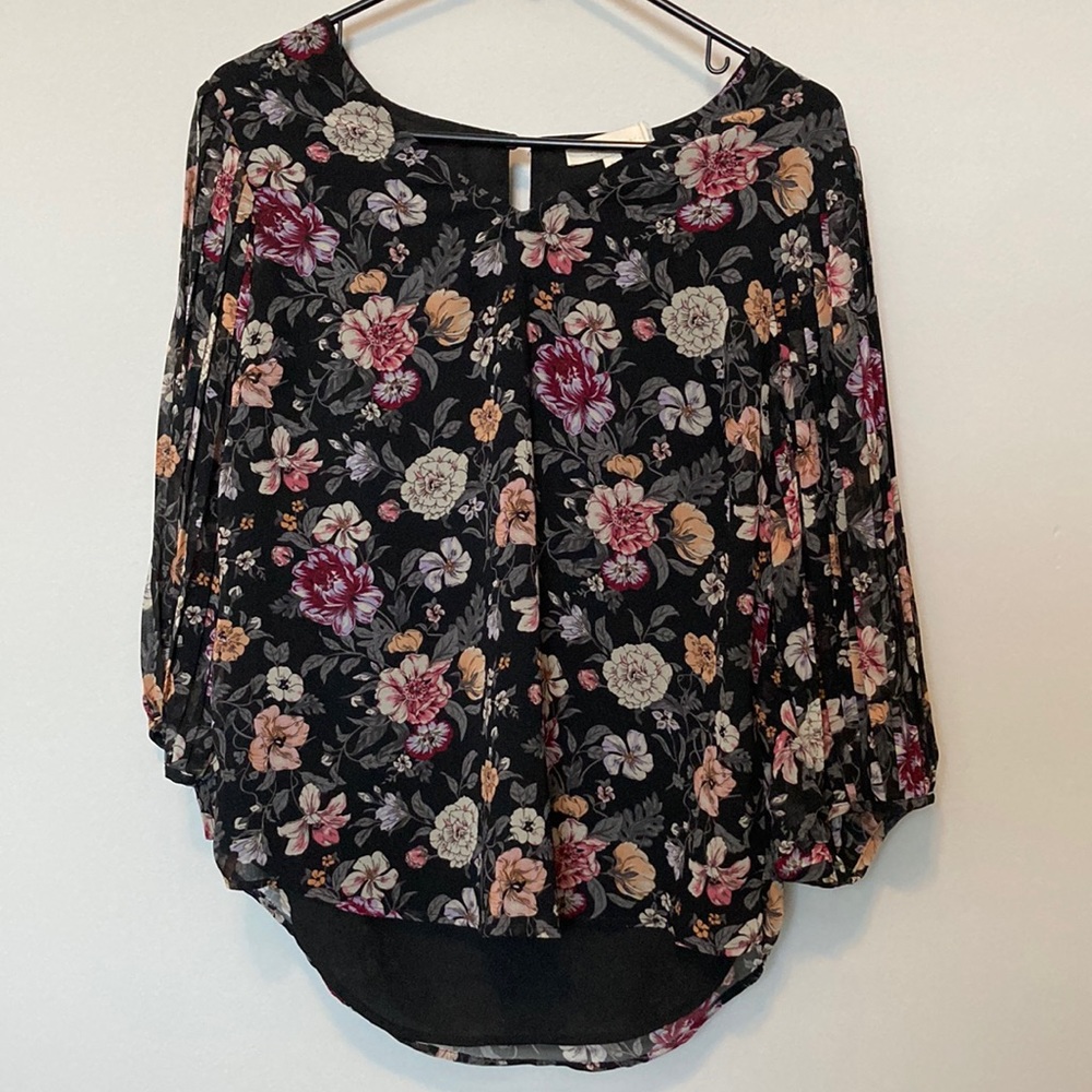 &.Layered Molana Pleat Sleeve Blouse, size medium